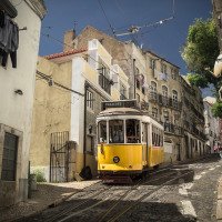 Žluté tramvaje jsou jednou z ikon Lisabonu